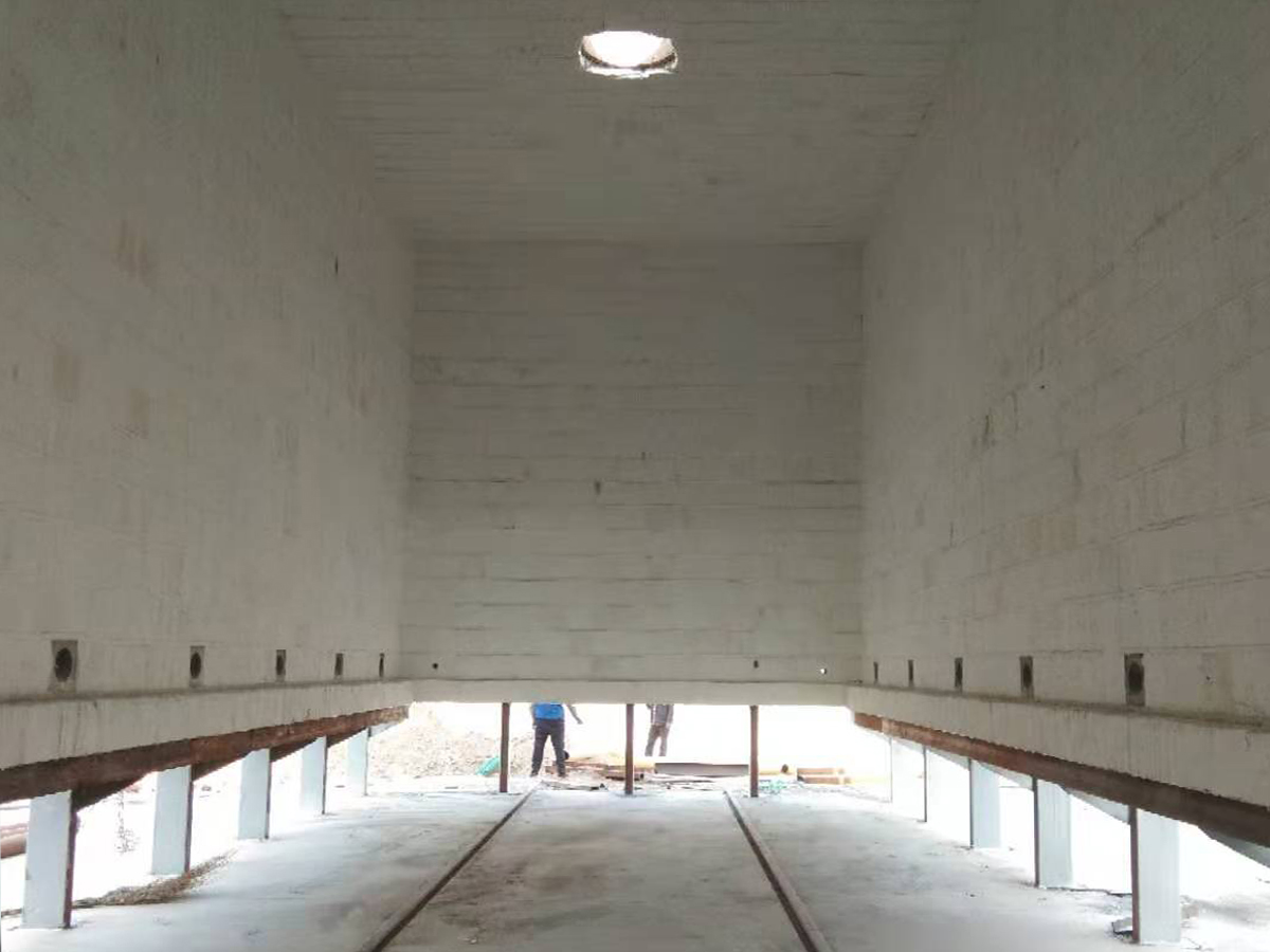石家莊臺車爐陶瓷纖維模塊爐襯施工現場